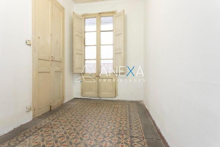 Piso en venta en Barcelona, Sants photo 0