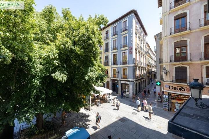 Piso en venta en Granada, Centro photo 0
