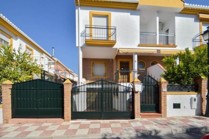 Casa en venta en Cájar, Cájar photo 0