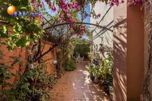 Casa en venta en Huétor Vega, Huétor Vega photo 0