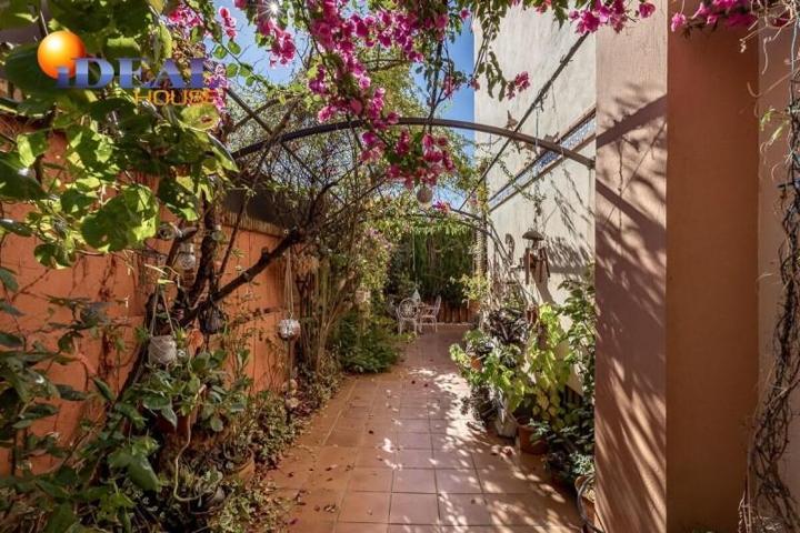 Casa en venta en Huétor Vega, Huétor Vega photo 0