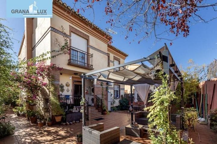 Casa en venta en Huétor Vega, Huétor Vega photo 0