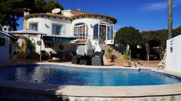 Chalet en venta en Calpe, Ortenbach photo 0