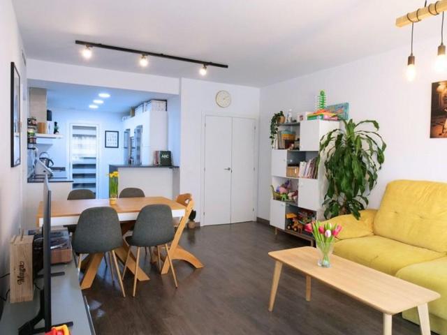 Piso en venta en Estepona, Estepona photo 0