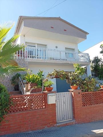 Casa en venta en Sant Andreu de la Barca, La colonia del palau photo 0