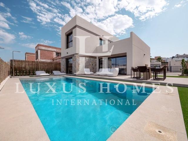 Chalet en venta en Algorfa photo 0