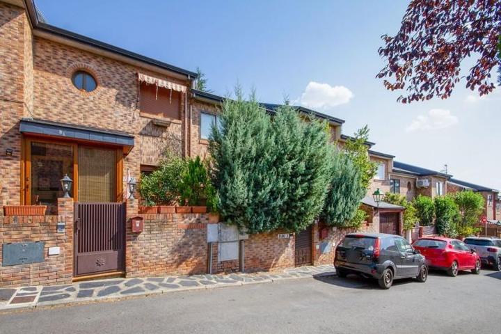 Adosada en venta en Galapagar, El Guijo photo 0