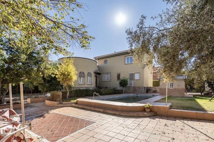 Chalet en venta en Las Gabias, Urb. Los Chopos photo 0