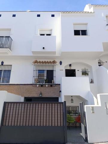 Casa en venta en Fuengirola, Fuengirola photo 0
