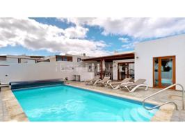 Chalet en venta en Yaiza photo 0