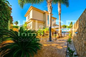 Chalet en venta en L'Eliana, El Camp de Tùria photo 0