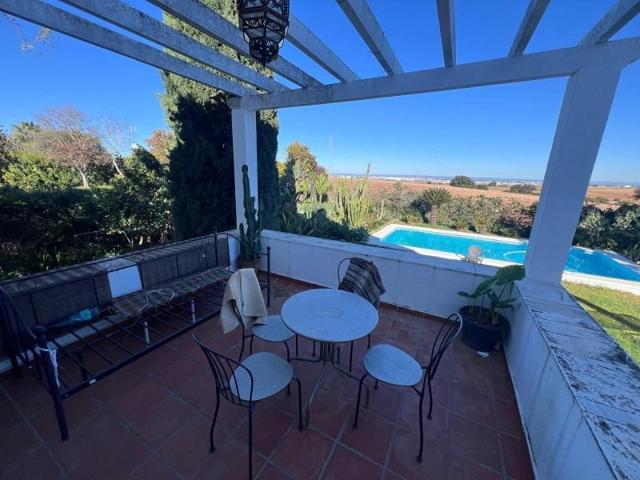 Chalet en venta en Alcalá de Guadaira, Torrequinto photo 0