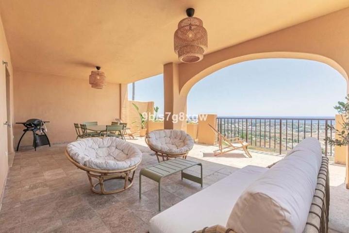 Piso en venta en Benahavís, Benahavis photo 0