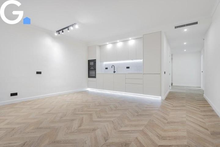 Piso en venta en Barcelona, El Raval photo 0