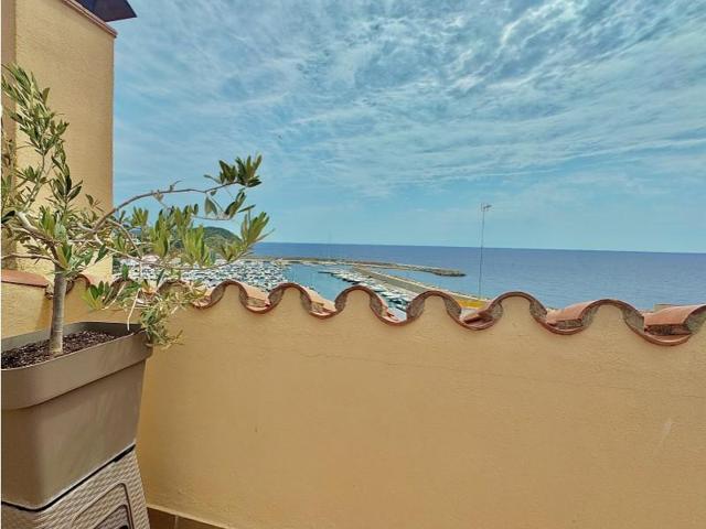 Aticos en venta en Palamós photo 0