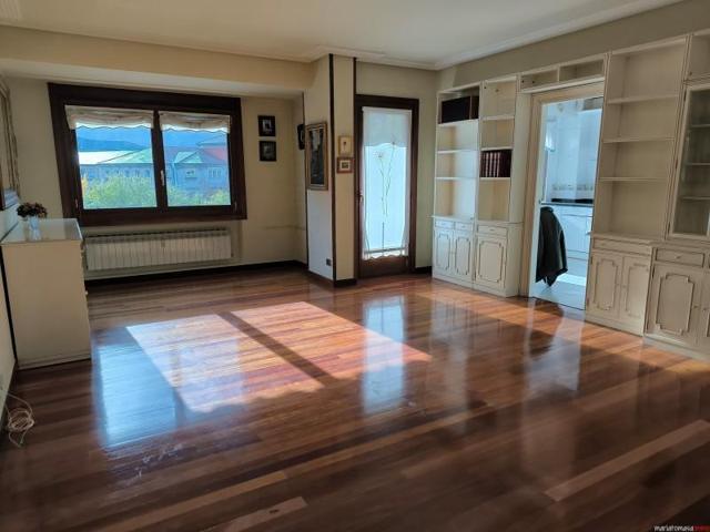 Piso en venta en Vitoria-Gasteiz, Vitoria-Gasteiz photo 0