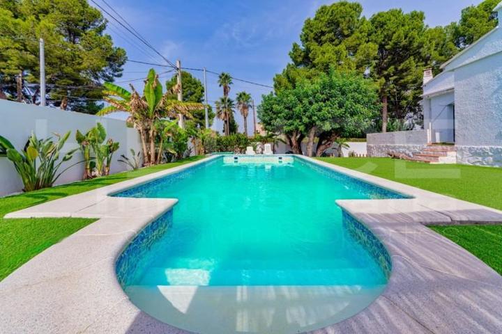 Chalet en venta en L'Eliana, El Camp de Tùria photo 0