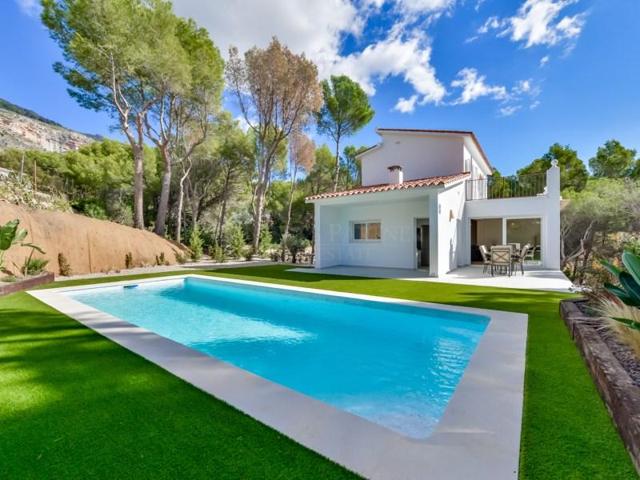 Chalet en venta en Altea photo 0