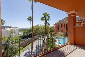 Piso en venta en Benahavís, Benahavis photo 0