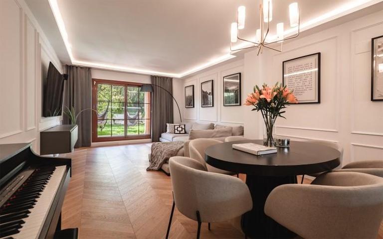 Piso en venta en Estepona, Estepona photo 0