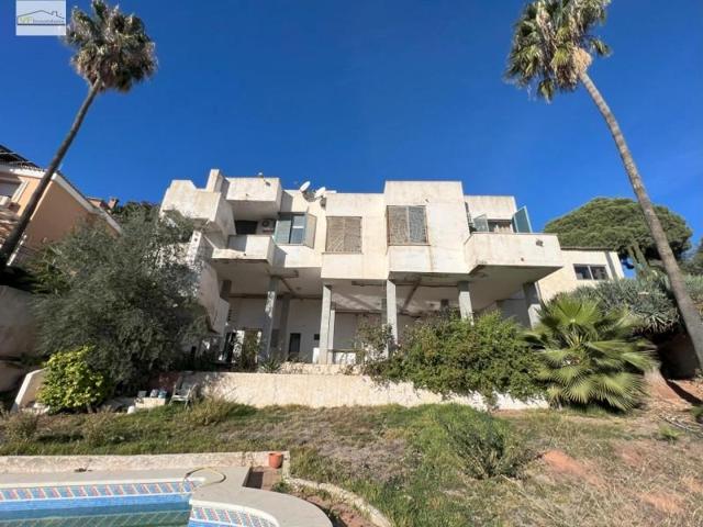 Chalet en venta en Málaga, El Candado photo 0