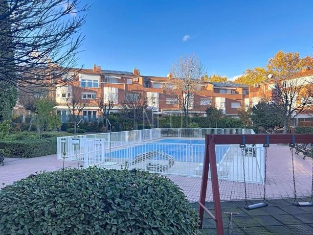 Adosada en venta en Madrid, Quintana photo 0