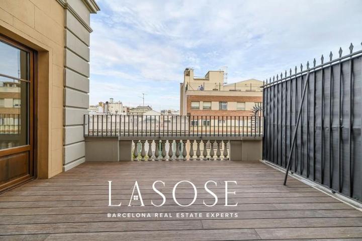 Aticos en venta en Barcelona, La Dreta de lEixample photo 0