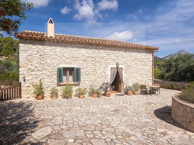 Chalet en venta en Calvia photo 0
