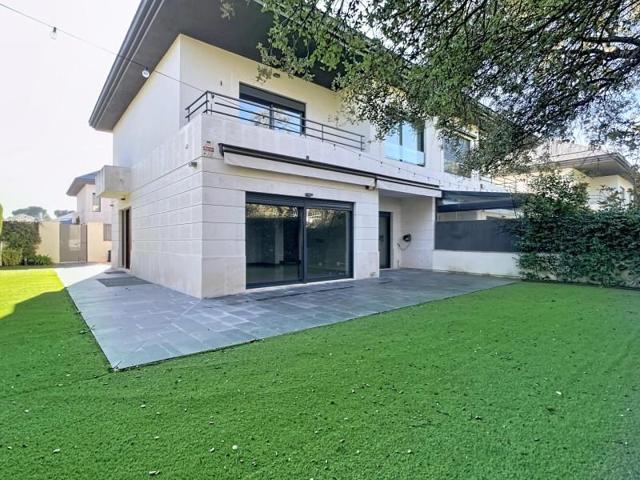 Bungalow en venta en Boadilla del Monte, Valdepastores - Las Encinas photo 0