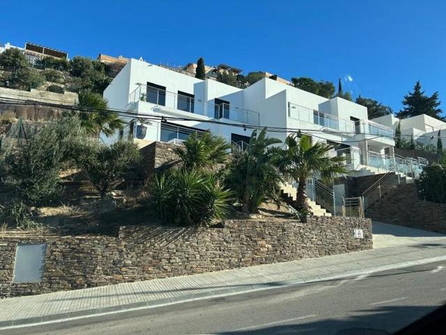 Chalet en venta en Roses photo 0