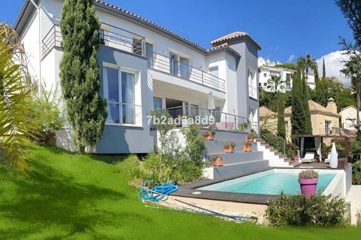 Chalet en venta en Benahavís, Benahavis photo 0