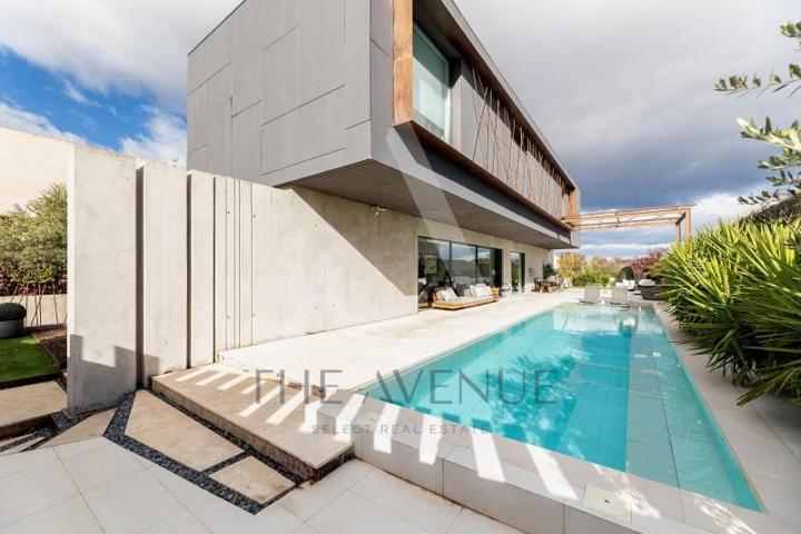 Chalet en venta en Boadilla del Monte, Valdecabaña photo 0