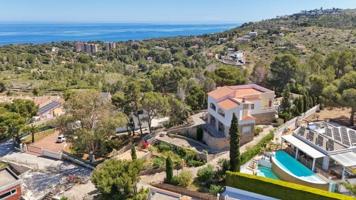 Chalet en venta en Denia, Playa de Las Rotas photo 0