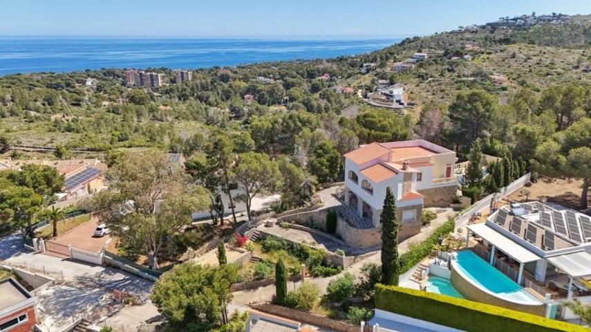 Chalet en venta en Denia, Playa de Las Rotas photo 0