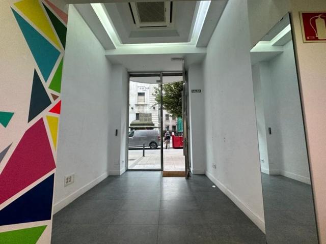 Local comercial en alquiler en Santander, Centro photo 0