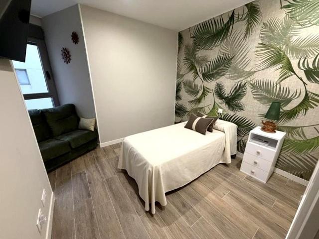 Habitación en alquiler en Madrid, Calle de Valderribas, 28007 photo 0