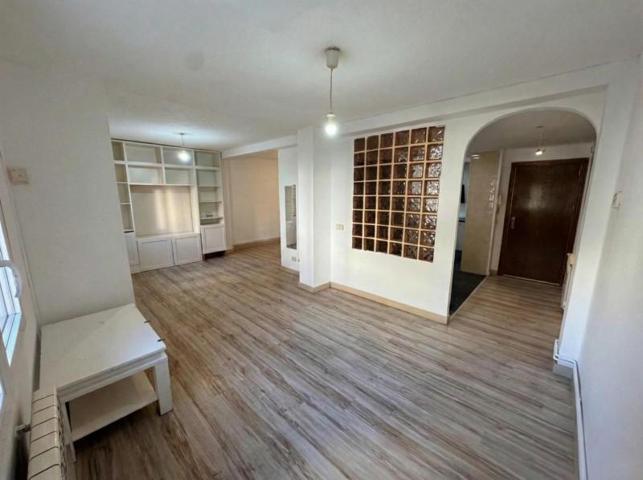 Piso en alquiler en Madrid, Costillares photo 0