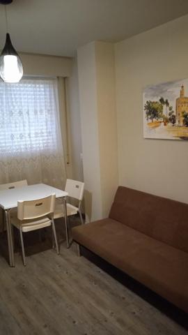 Apartamento en alquiler en Sevilla, San Pablo photo 0