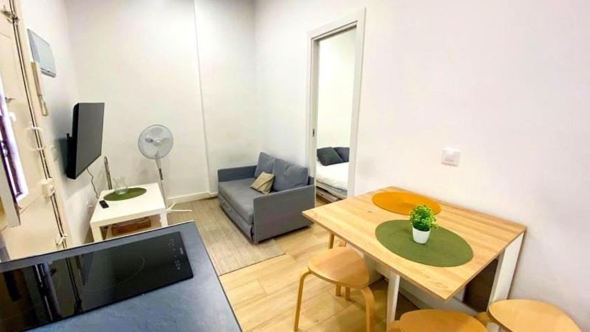 Piso en alquiler en Madrid, Calle de Fernández de los Ríos, 28015 photo 0