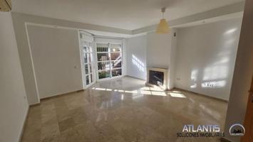 Adosada en alquiler en Mairena del Aljarafe, Mairena del Aljarafe photo 0