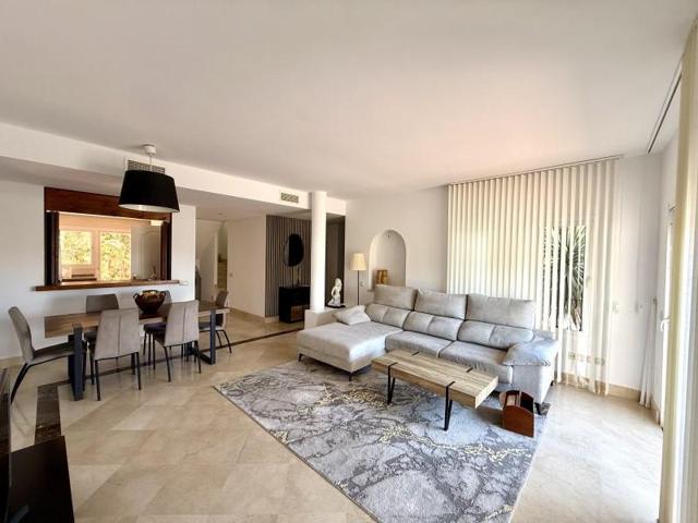 Bungalow en alquiler en Istán photo 0