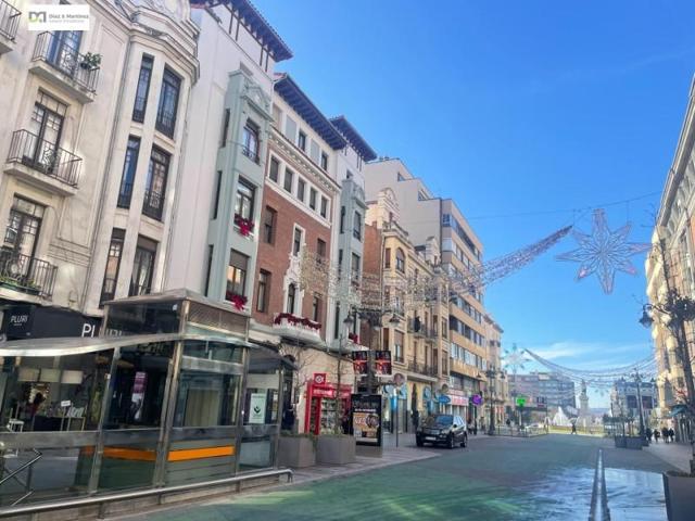 Local comercial en alquiler en León, Centro photo 0