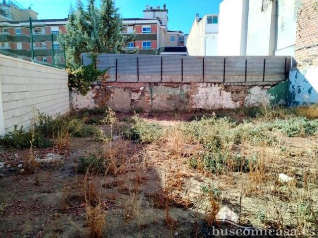 Terreno en venta en Linares, Calle Glorieta, 23700 photo 0