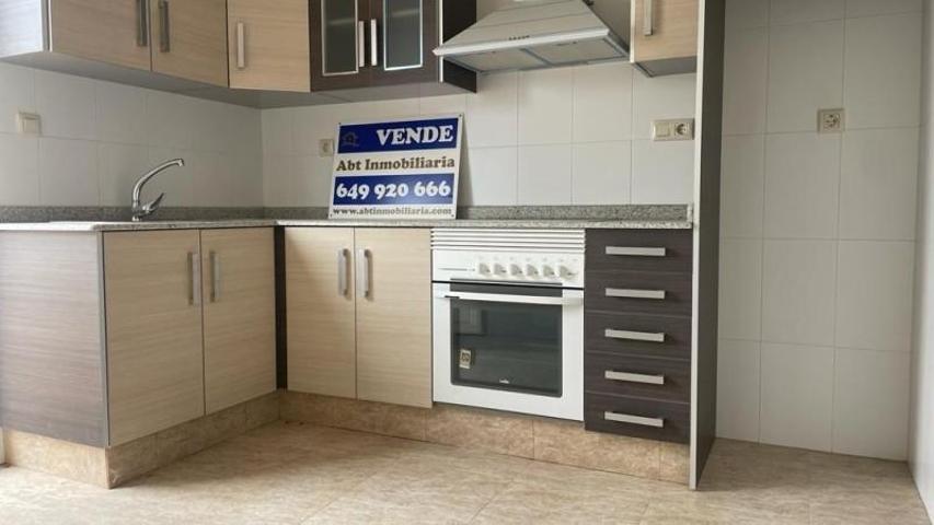Piso en venta en Casas-Ibáñez, Centro photo 0