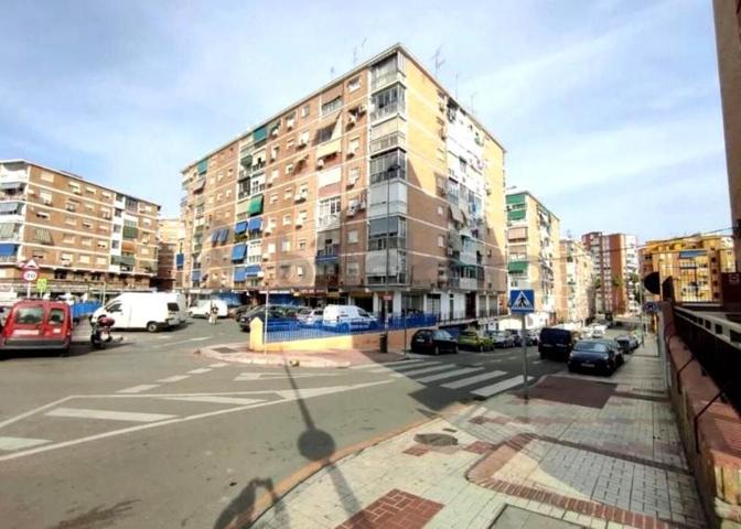 Local comercial en venta en Málaga, Calle Ibrahin, 29011 photo 0