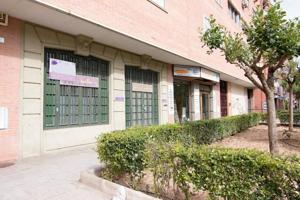 Local comercial en venta en Granada, Alcampo photo 0