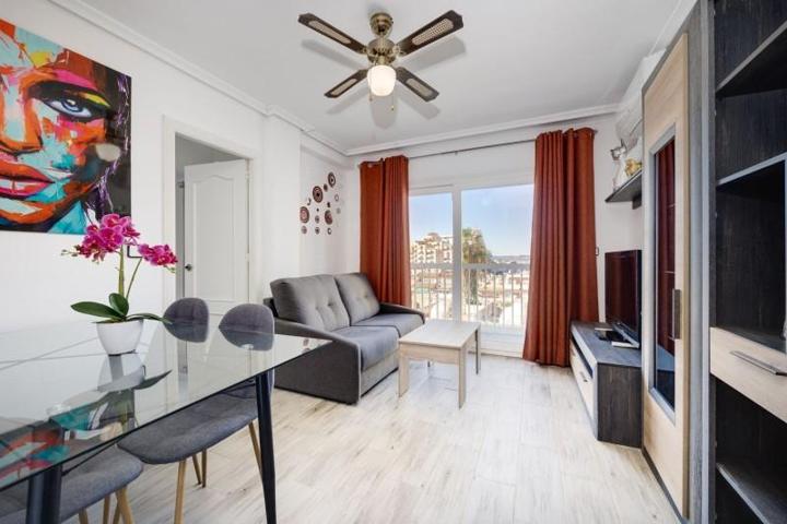 Piso en venta en Torrevieja, Baix Segura photo 0