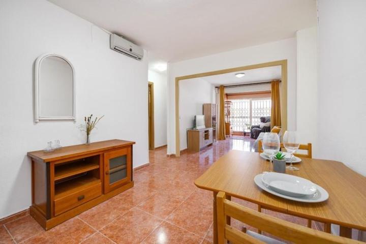 Apartamento en venta en Torrevieja, Playa de los Naufragos photo 0
