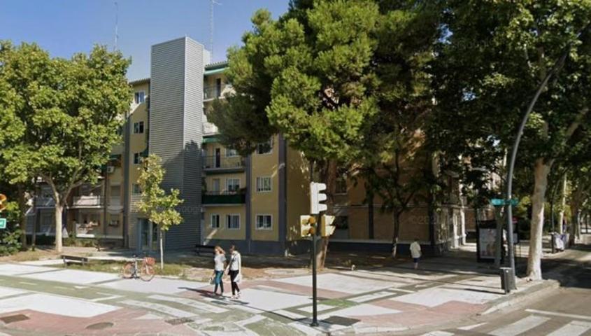 Piso en venta en Zaragoza, Arrabal photo 0