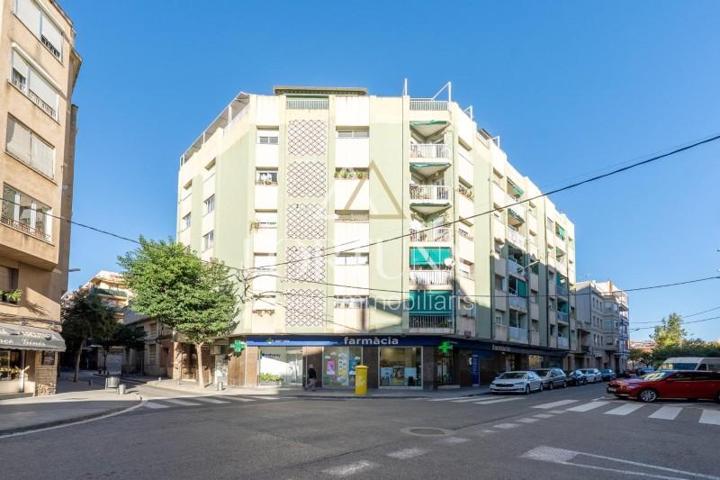 Piso en venta en Reus, Llevant photo 0